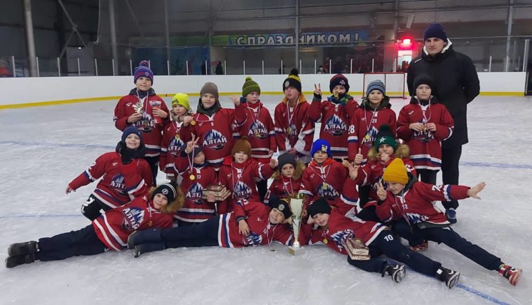 «Алтай 2013-2» — победитель хоккейного турнира среди юношей 2013-2014